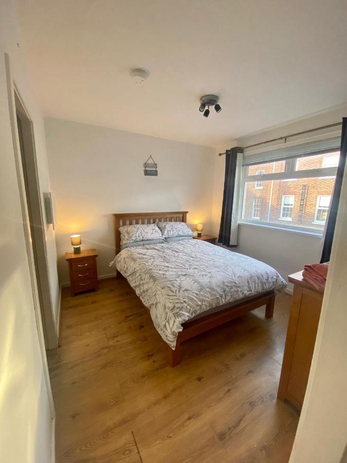 Central Lisburn Duplex Apartment Siren Stays Екстериор снимка